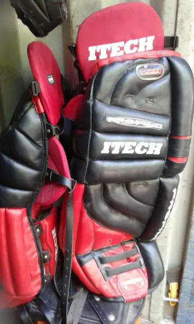 Hockey Goalie pads like new, View more