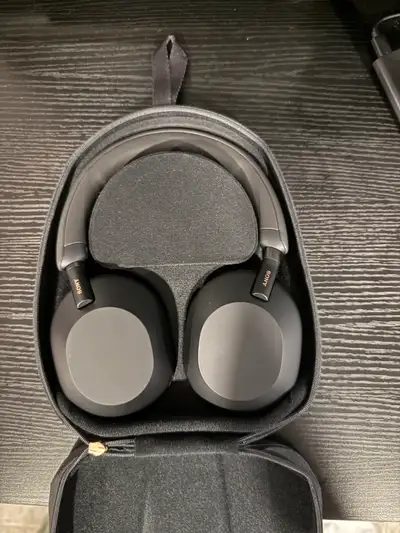 Sony XM5-Perfect Condition, View more