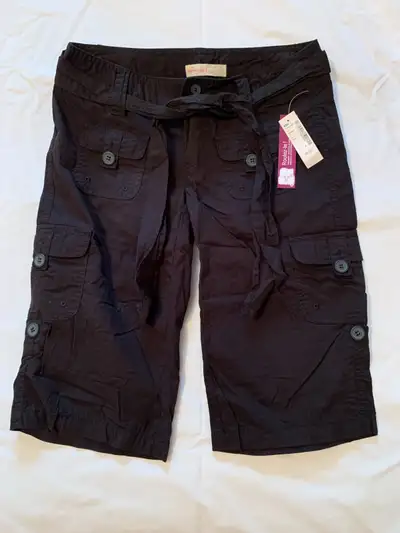 BERMUDAS NEUFS A VENDRE, View more