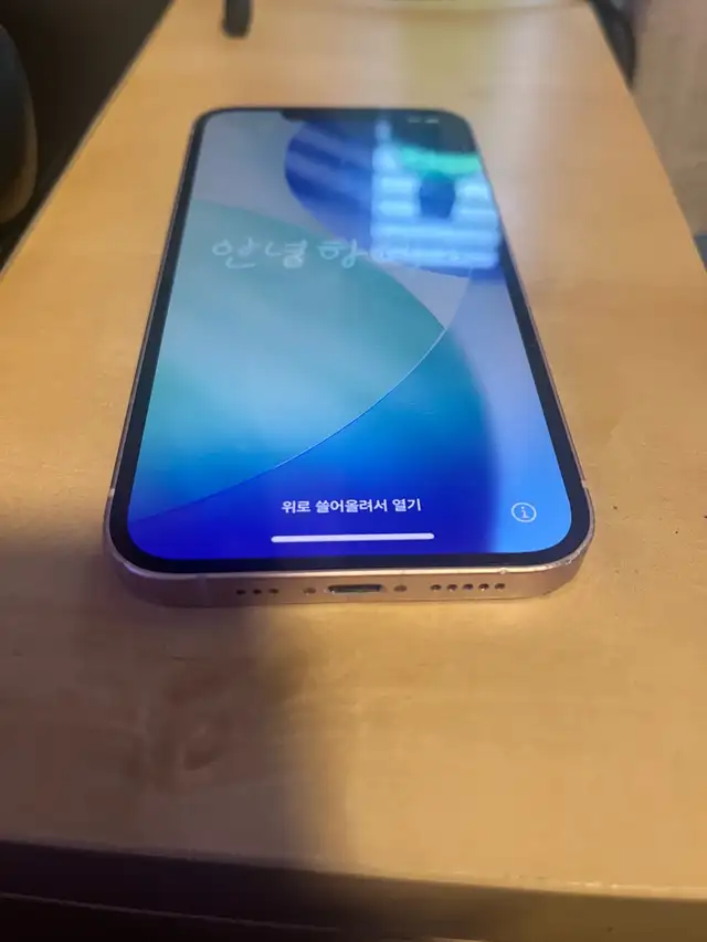 iPhone 13 pink in Cell Phones in Delta/Surrey/Langley - Image 2