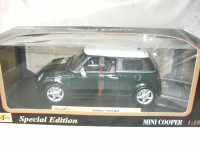 Maisto 1/18 Die-Cast Mini Cooper Model; Metallic BRG, White-Top