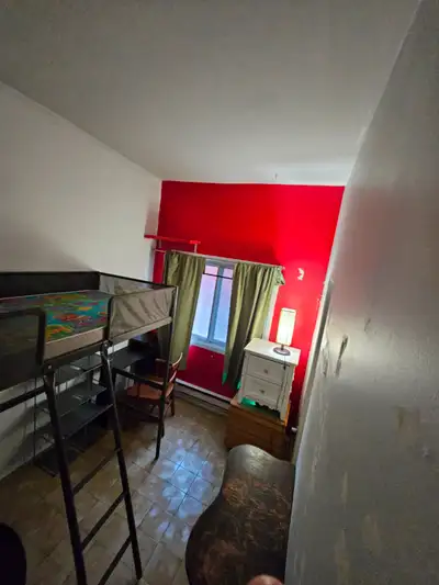 Chambre a louer-Room to rent