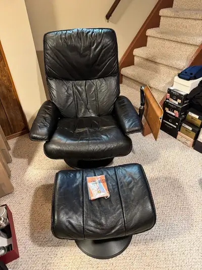 Ekornes Stressless reclining chair, ottoman and computer table, View more