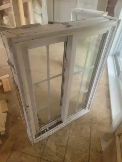 Fenêtre blanche coulissante 30x40 pouces, View more