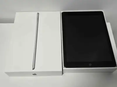 Ipad 6gen avec etui, View more