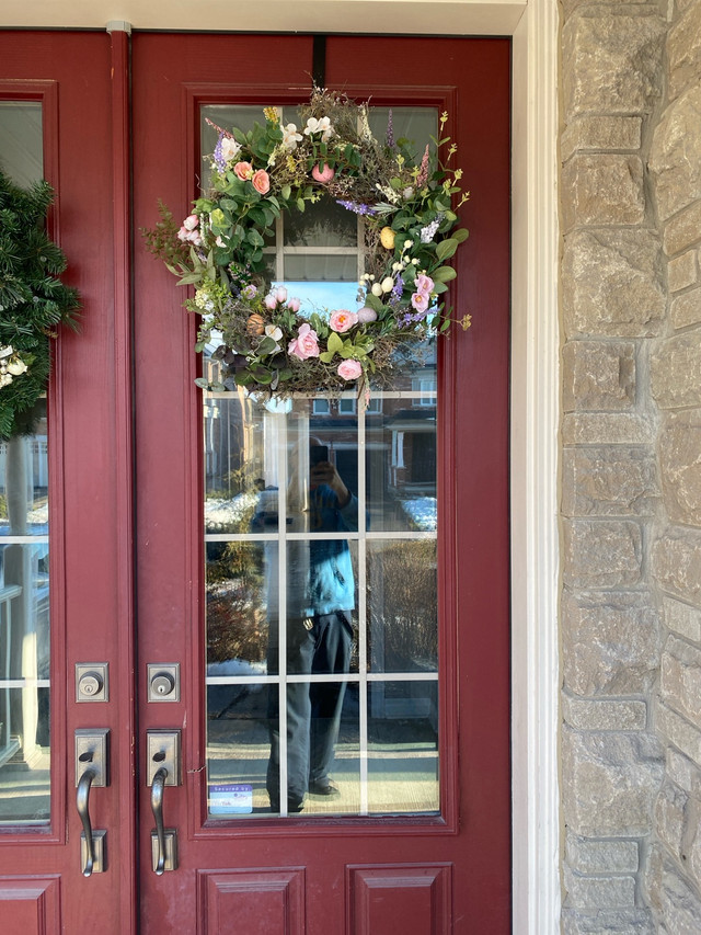 Spring / Easter is 18 inch Wreath for Door in Outdoor Décor in Oakville / Halton Region - Image 2