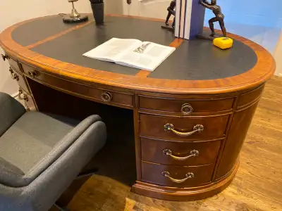 Gorgeous unique oval solid wooden desk 68x38x30, View more