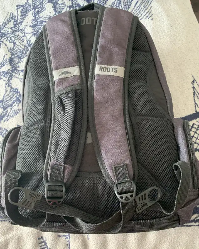 ROOTS Backpack- School-Laptop Backpack-So Lightweight in Other in City of Toronto - Image 11