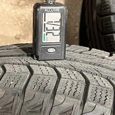 Aluminum alloy wheels are in excellent condition. 235/65/17 Michelin Latitude Xice2 snow tires have...