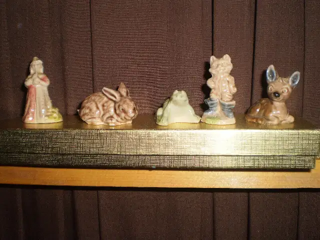 Red Rose tea figurines in Arts & Collectibles in London - Image 2