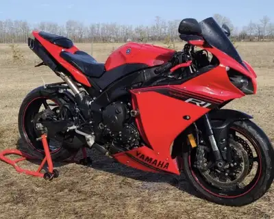 Frame damaged and cannot be used. For parts only. Was a project with my bf but we broke up. Engine w...