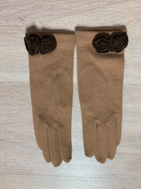 Long Cashmere Texting Gloves with   Felt Flowers Like    New