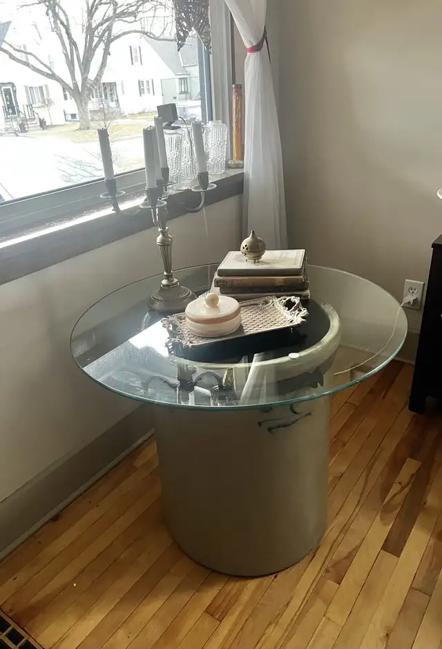 crock table in Other Tables in Windsor Region - Image 7