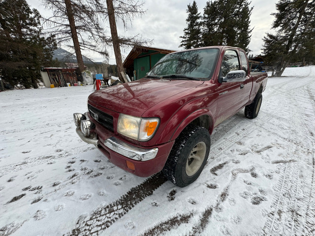 1998 Toyota tacoma in Cars & Trucks in Cranbrook