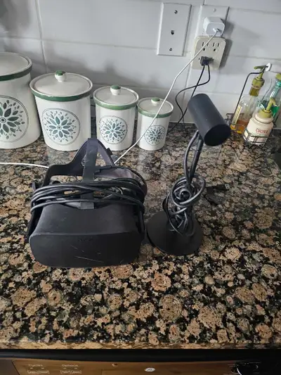 Oculus Rift VR Headset With All Cables And 1 Camera, You can use normal controller with vr with 1 ca...