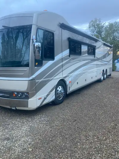 2007 American Coach American Eagle 45’ 79,000 miles, heavy duty spartan Chassis, 500HP Pre def. Cumm...