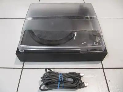 Vibe Model VS 2001 USBT Turntable Excellent Condition Tested, View more