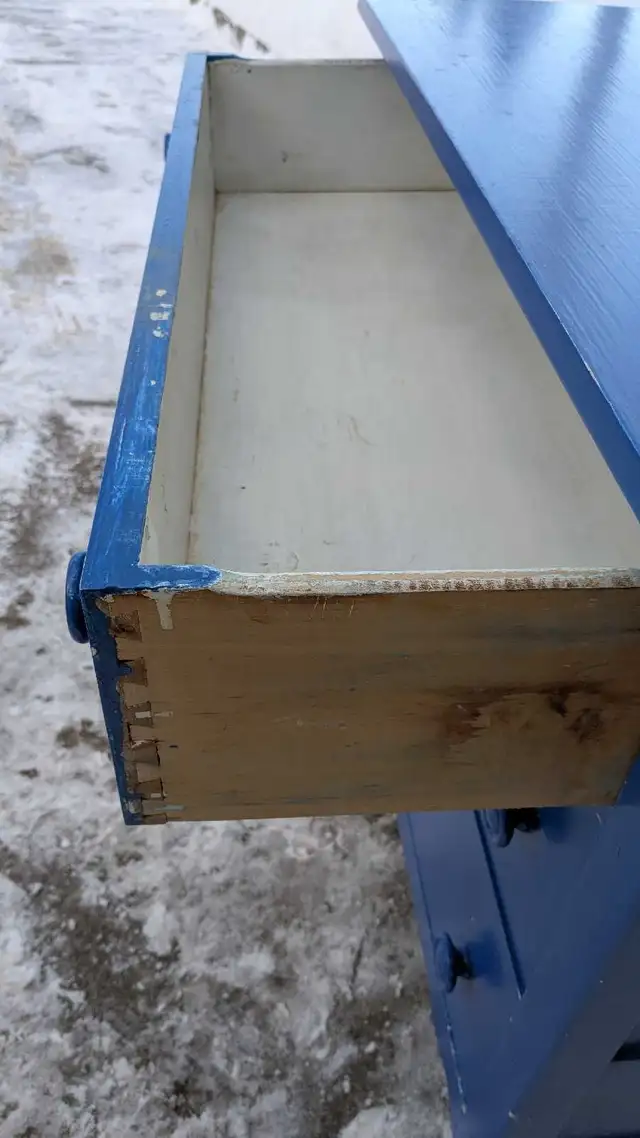 Solid wood antique three-drawer dresser in Dressers & Wardrobes in Peterborough - Image 8