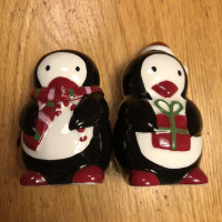 New Avon Holiday Penguin Salt & Pepper Shakers