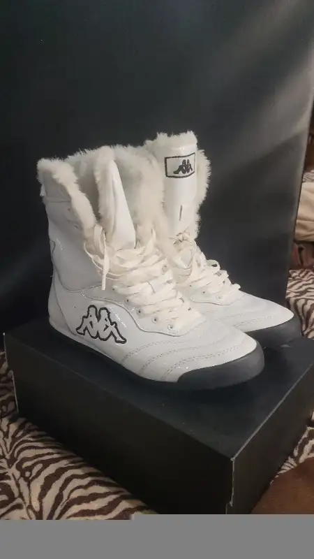 Shoes for Sale in Women's - Shoes in Oshawa / Durham Region - Image 10