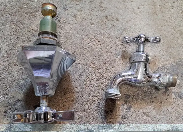 Vintage Faucet +parts in Plumbing, Sinks, Toilets & Showers in City of Montréal - Image 5