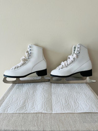 SKATES GIRLS WHITE CCM PIROUETTE USED CONDITION