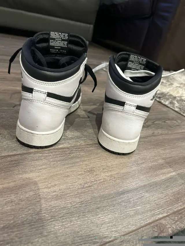 Jordan 1 high 1985 retro black and white in Men's Shoes in Calgary - Image 4
