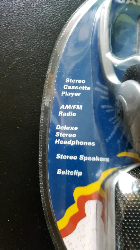  Electro Brand AM/FM cassette player +   h.phone + 2 speakers  in Stereo Systems & Home Theatre in Markham / York Region - Image 5