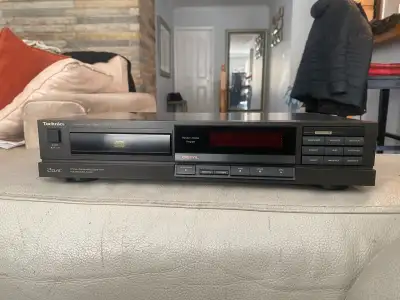 Technics SL-P103 Compact vintage Disc Player (late 1980s), View more