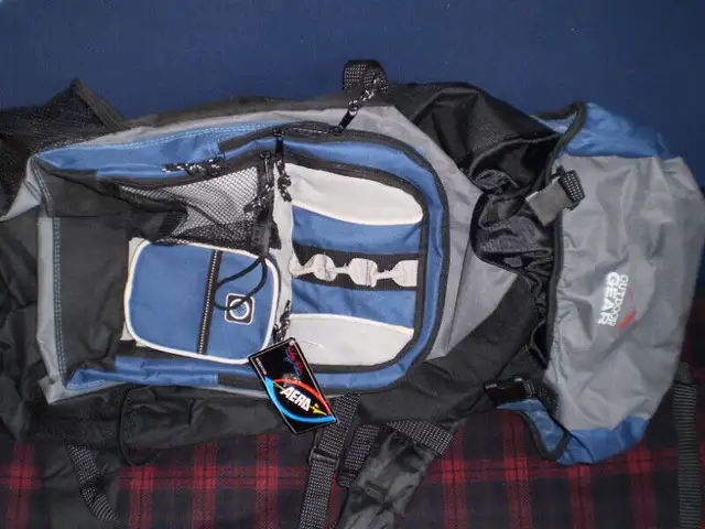 Quality Backpacks and Bags - Roots, MEC, Outbound Skis and Bikes in Fishing, Camping & Outdoors in City of Toronto - Image 8