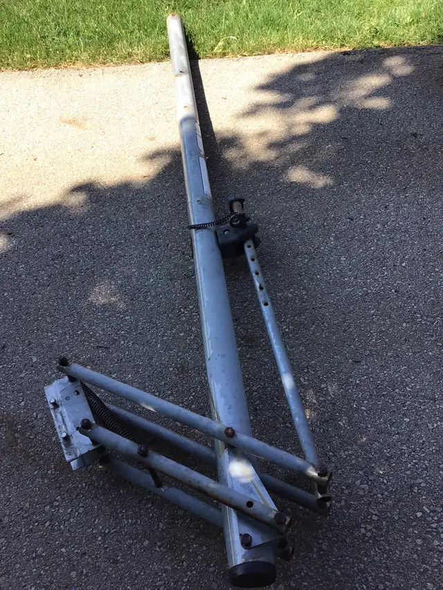 Basketball adjustable hight 9 ft. 6 “ post in Other in Oakville / Halton Region - Image 3