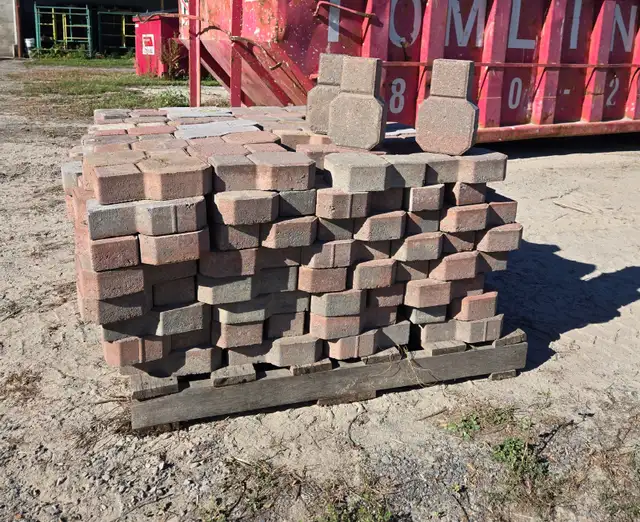 Pavers - Keystone Pattern in Outdoor Décor in Ottawa - Image 2