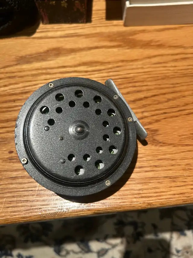 Shakespeare 2531 Fly Fishing Reel in Fishing, Camping & Outdoors in City of Toronto - Image 3