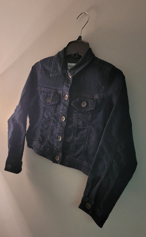 Youth Girls Size Medium Midnight Blue Color Denim Jacket in Kids & Youth in Burnaby/New Westminster - Image 4