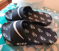 Sandale Nike gr. 36 (5 ado) 10$