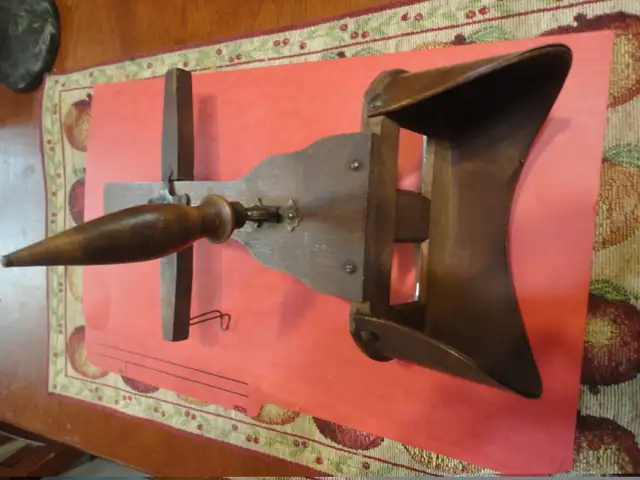 antique stéréographe /stéréoscope, début 1900, avec 10 photos 3D in Arts & Collectibles in Laurentides - Image 5