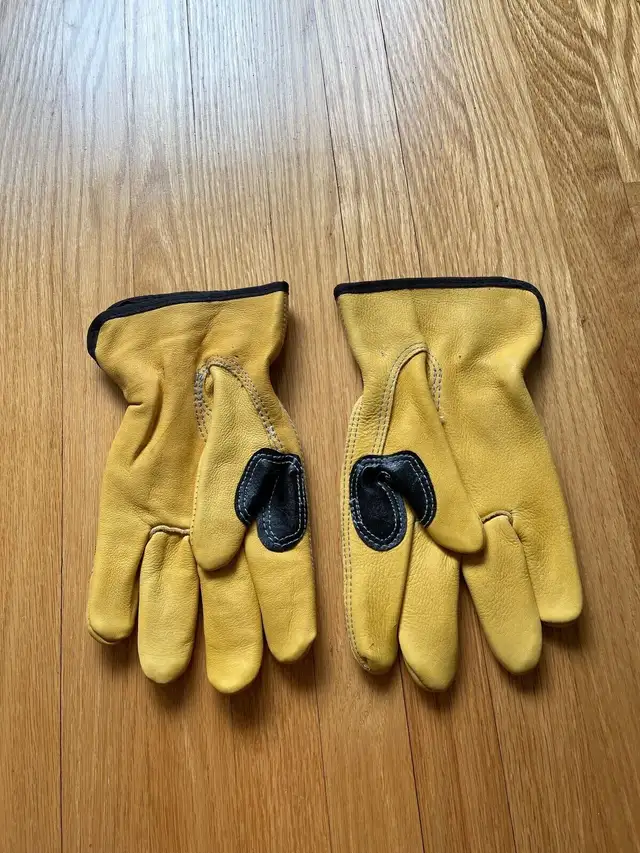Gloves, outdoor Yardworks, gardening  in Other in City of Toronto - Image 5