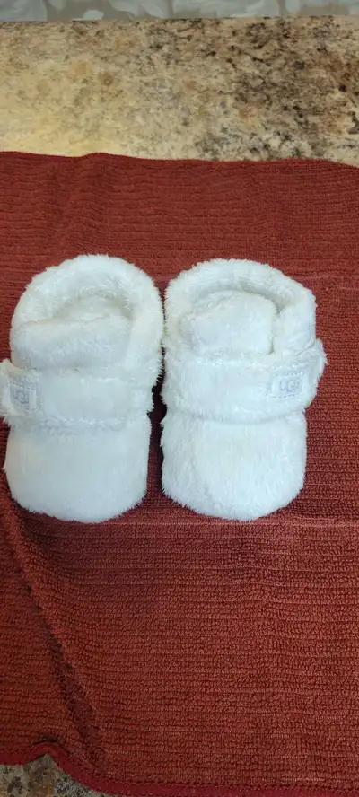 UGG Infant bixby boots / slippers sz 2-3, View more