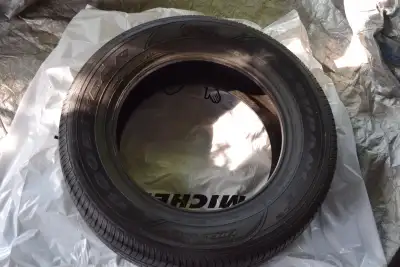 4x 225/65R17 Goodyear Assurance Fuel Max All Season SUV Tires 4 tires in good condition no plugs and...