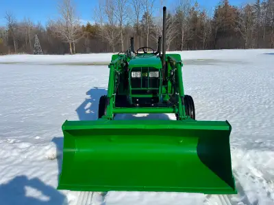 2006 5303 jd loader tractor John Deere 48 backhoe (NOT IN PHOTOS) Everything works as it should