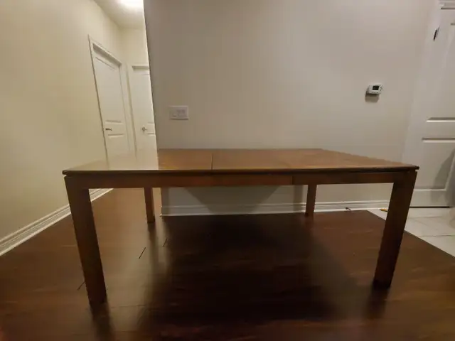 Used dining table62863738807042122