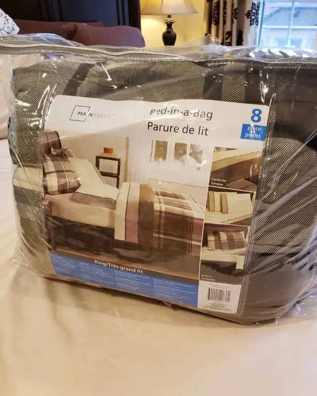 100%Cotton Queen size comforter/duvet with sheets and pillow cas in Bedding in Peterborough - Image 9