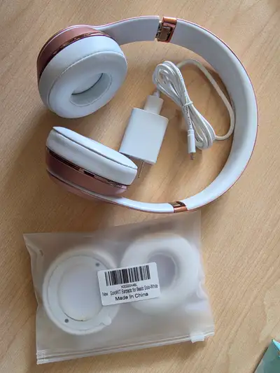 Beats Solo2 Wireless Headphones - Rose Gold, View more