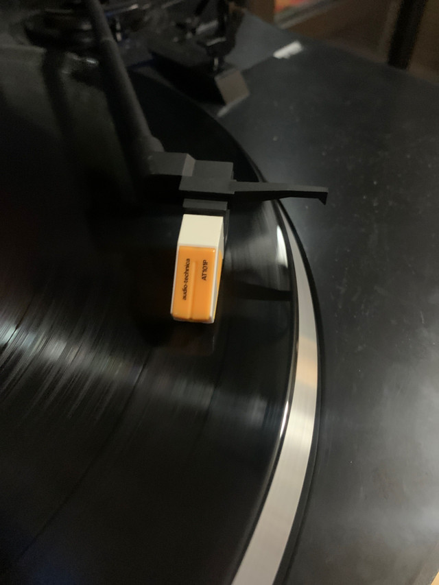Fisher turntable MT-715 in General Electronics in Mississauga / Peel Region - Image 4