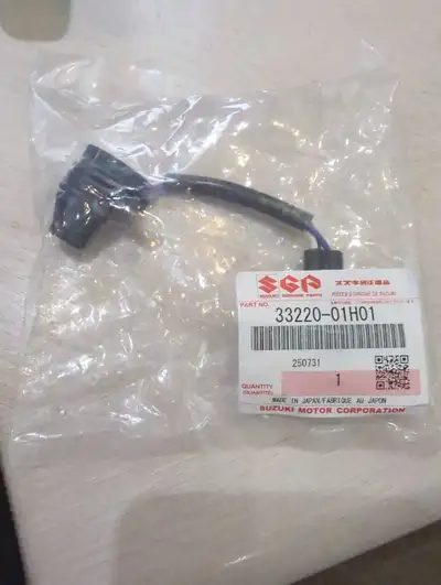 Genuine Suzuki camshaft position sensor. Fits 2006–2024 Suzuki GSX-R600 and GSX-R750.
