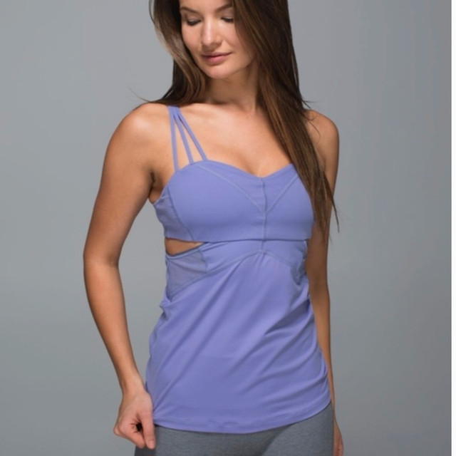 Lululemon Exquisite Tank ll sz6 in Women's - Tops & Outerwear in Mississauga / Peel Region