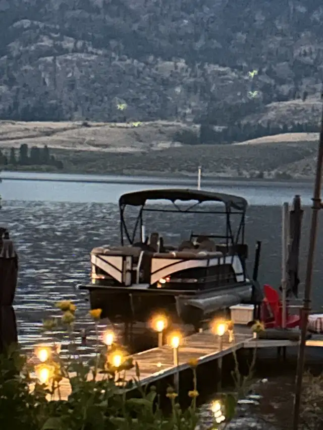 2021 25 FOOT BERKSHIRE PONTOON 25E STS 3.0. LIKE NEW in Powerboats & Motorboats in Penticton - Image 3