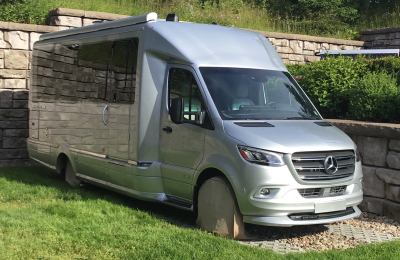 Airstream Atlas 2022, 9000km, 24.5ft, "private jet on 6 wheels!" RVs