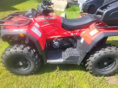 Je vends mon VTT Hisun Tactic 550 en rouge vif, acheté en 2020 Voici quelques détails supplémentaire...