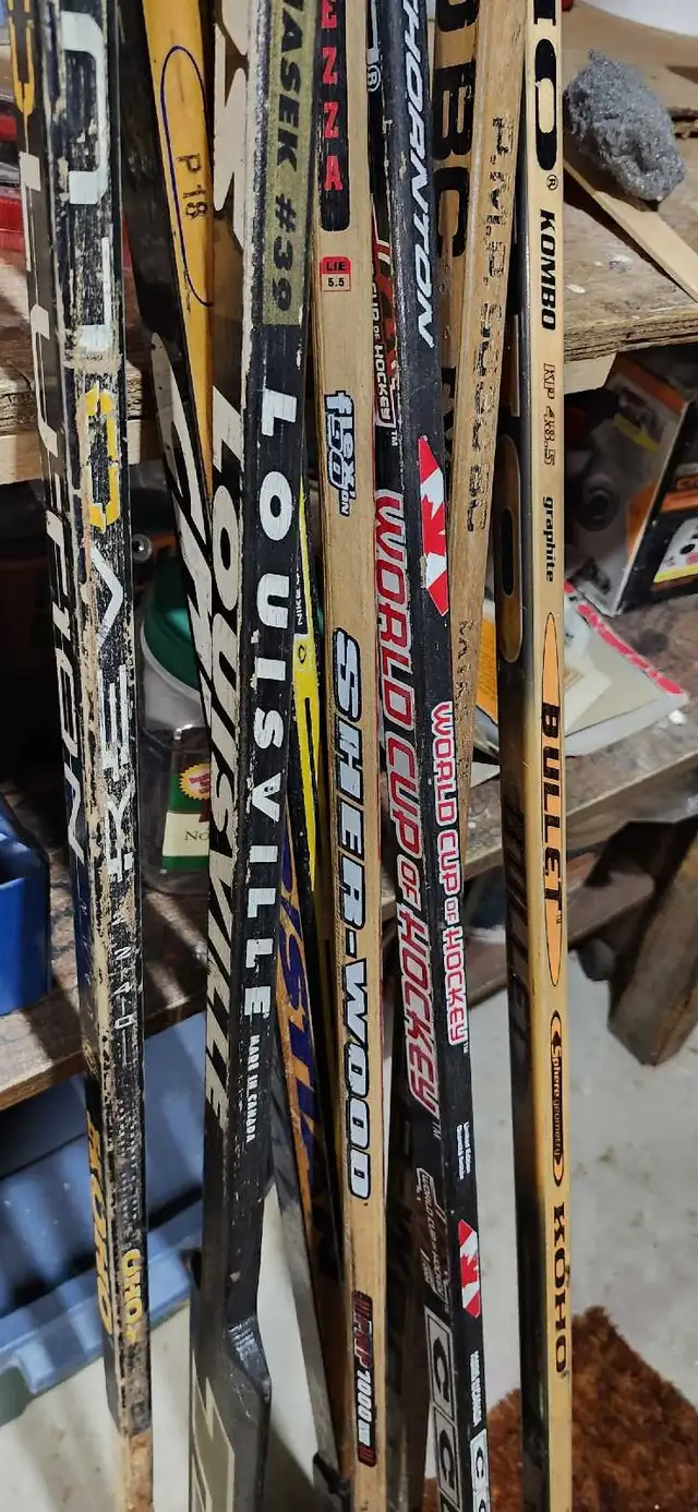 Hockey sticks ..left and right handed in Hockey in Windsor Region - Image 4